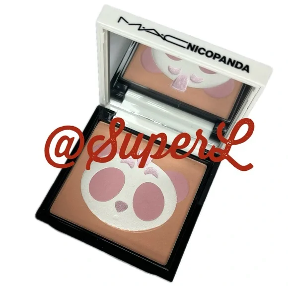 NEW Limited MAC Cosmetics Gleamer NICOPANDA FACE POWDER Blush Colour Me Nico